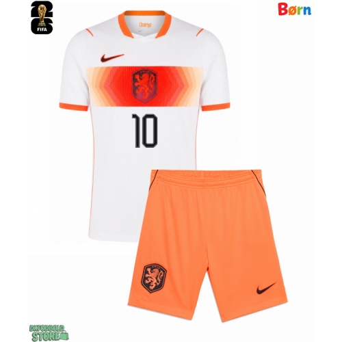Holland Memphis Depay #10 Replika Babytøj Udebanesæt Børn VM 2026 Kortærmet (+ Korte bukser)